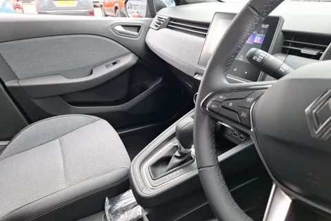 BG75OGZ Renault Clio 1.6 E-TECH full hybrid 145 Techno 5dr Auto Thumbnail #13