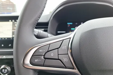 BG75OGZ Renault Clio 1.6 E-TECH full hybrid 145 Techno 5dr Auto Thumbnail #36