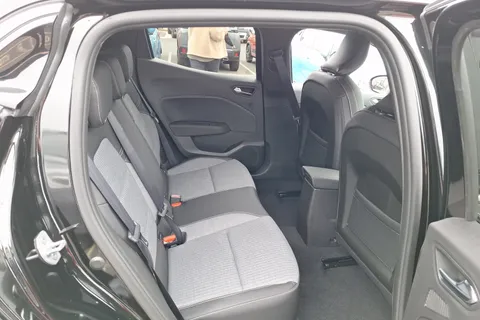 BG75OGZ Renault Clio 1.6 E-TECH full hybrid 145 Techno 5dr Auto Thumbnail #32