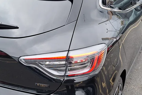 BG75OGZ Renault Clio 1.6 E-TECH full hybrid 145 Techno 5dr Auto Thumbnail #18