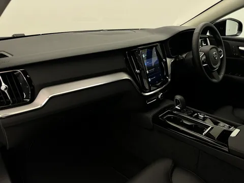 DN74VXH Volvo V60 2.0 T6 [350] PHEV Plus Dark 5dr AWD Auto Thumbnail #15