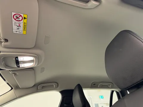 DN74VXH Volvo V60 2.0 T6 [350] PHEV Plus Dark 5dr AWD Auto Thumbnail #17