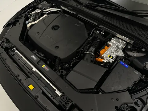 DN74VXH Volvo V60 2.0 T6 [350] PHEV Plus Dark 5dr AWD Auto Thumbnail #30