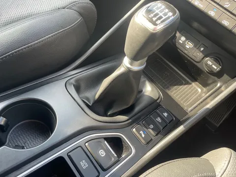 RY19BXL Hyundai Tucson 1.6 GDi Premium 5dr 2WD Thumbnail #12