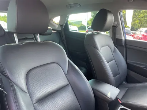 RY19BXL Hyundai Tucson 1.6 GDi Premium 5dr 2WD Thumbnail #25