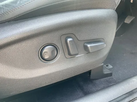 RY19BXL Hyundai Tucson 1.6 GDi Premium 5dr 2WD Thumbnail #30