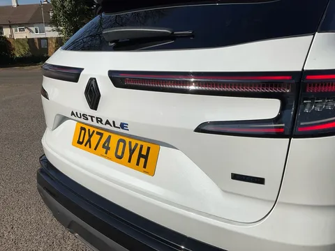 DX74OYH Renault Austral E-Tech FHEV Iconic Esprit Alpine 5dr Auto Thumbnail #30