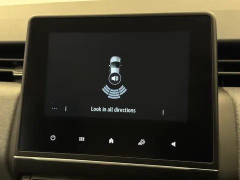 DV24OTE Renault Clio 1.0 TCe 90 Evolution 5dr Thumbnail #24