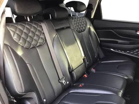 10 of 40 for HYUNDAI SANTA FE 1.6 TGDi Hybrid Premium 5dr Auto - ZERO DEPOSIT FINANCE & CASHBACK AVAILABLE