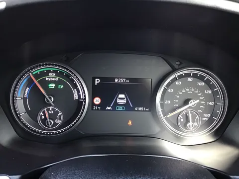 12 of 40 for HYUNDAI SANTA FE 1.6 TGDi Hybrid Premium 5dr Auto - ZERO DEPOSIT FINANCE & CASHBACK AVAILABLE