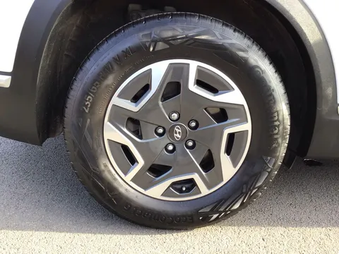 14 of 40 for HYUNDAI SANTA FE 1.6 TGDi Hybrid Premium 5dr Auto - ZERO DEPOSIT FINANCE & CASHBACK AVAILABLE