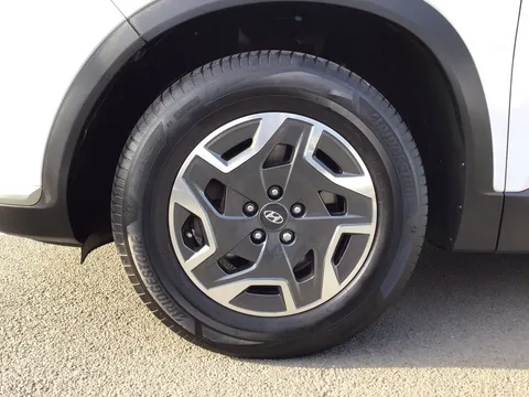 16 of 40 for HYUNDAI SANTA FE 1.6 TGDi Hybrid Premium 5dr Auto - ZERO DEPOSIT FINANCE & CASHBACK AVAILABLE