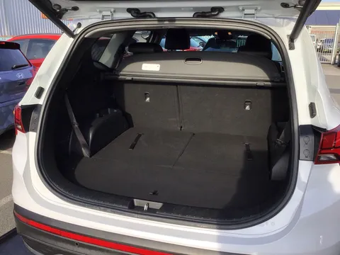 28 of 40 for HYUNDAI SANTA FE 1.6 TGDi Hybrid Premium 5dr Auto - ZERO DEPOSIT FINANCE & CASHBACK AVAILABLE