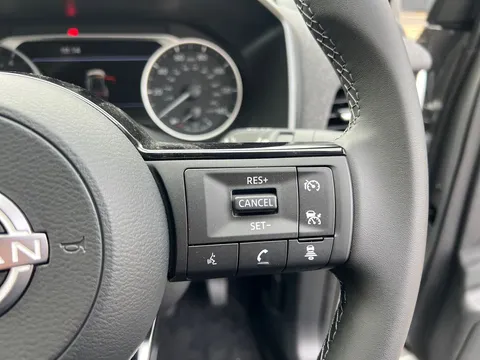 DN75EDU Nissan Qashqai 1.5 E-Power Acenta Premium 5dr Auto Thumbnail #24