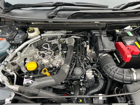 DN75CWK Nissan Qashqai 1.3 DiG-T MH 158 Tekna+ 5dr Thumbnail #11