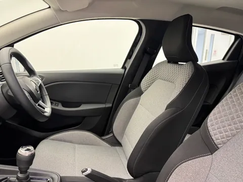 DV24OTF Renault Clio 1.0 TCe 90 Evolution 5dr Thumbnail #13