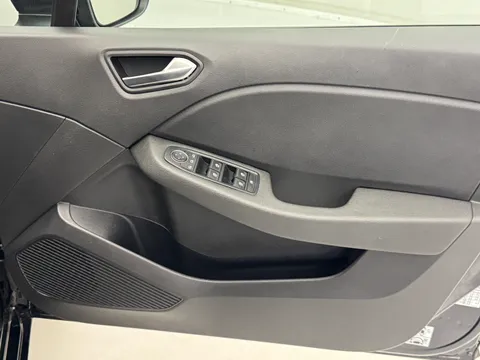 DV24OTF Renault Clio 1.0 TCe 90 Evolution 5dr Thumbnail #17