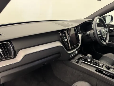 YY22ORF Volvo XC60 2.0 B4D R DESIGN 5dr AWD Geartronic Thumbnail #9