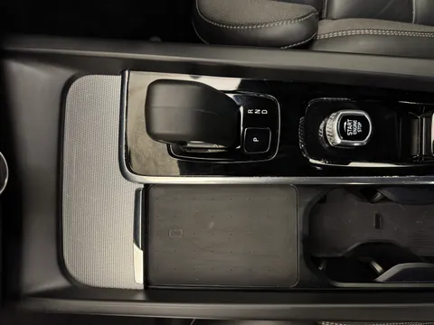YY22ORF Volvo XC60 2.0 B4D R DESIGN 5dr AWD Geartronic Thumbnail #13
