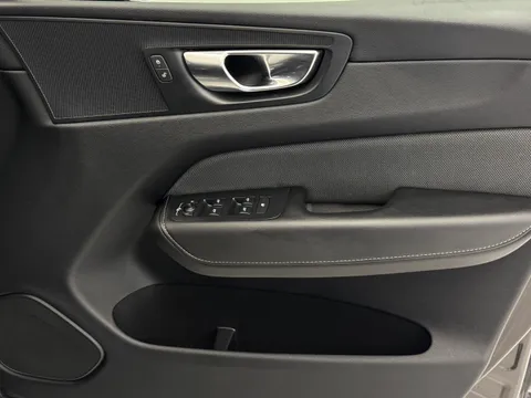 YY22ORF Volvo XC60 2.0 B4D R DESIGN 5dr AWD Geartronic Thumbnail #15