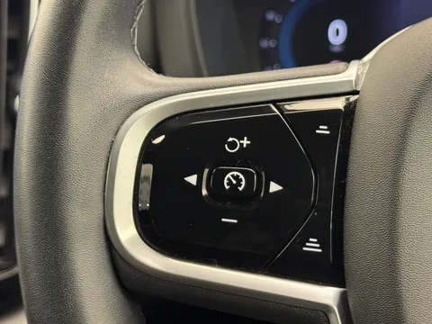 YY22ORF Volvo XC60 2.0 B4D R DESIGN 5dr AWD Geartronic Thumbnail #19