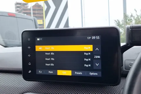 BJ72DYV Dacia Sandero Stepway 1.0 TCe Comfort 5dr Thumbnail #39