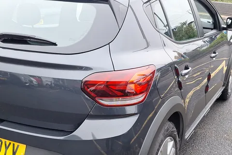 BJ72DYV Dacia Sandero Stepway 1.0 TCe Comfort 5dr Thumbnail #18