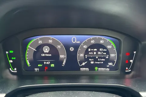 DK74OKC Honda CR-V 2.0 eHEV Elegance 5dr eCVT Thumbnail #12