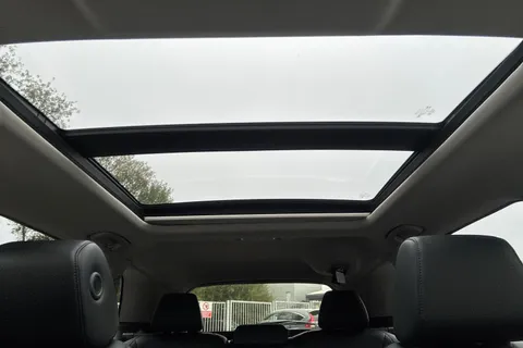 DK74OKC Honda CR-V 2.0 eHEV Elegance 5dr eCVT Thumbnail #23