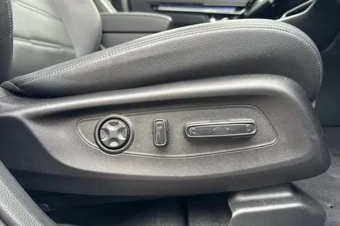 DK74OKC Honda CR-V 2.0 eHEV Elegance 5dr eCVT Thumbnail #31