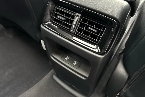 DK74OKC Honda CR-V 2.0 eHEV Elegance 5dr eCVT Thumbnail #32