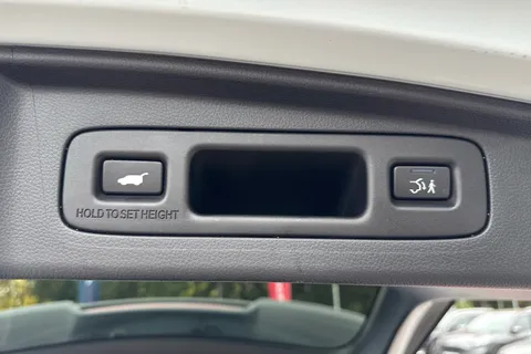 DK74OKC Honda CR-V 2.0 eHEV Elegance 5dr eCVT Thumbnail #38