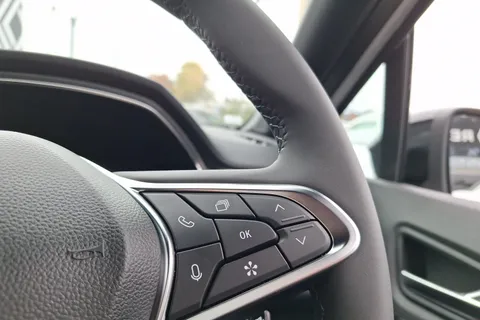 BF75YMO Renault Captur 1.6 E-Tech Full Hybrid 145 Techno 5dr Auto Thumbnail #37