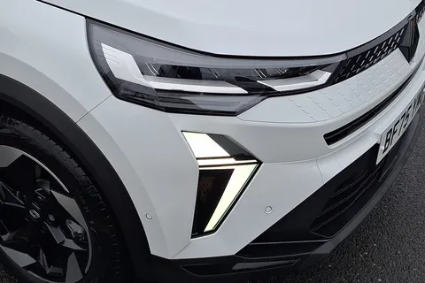 BF75YMO Renault Captur 1.6 E-Tech Full Hybrid 145 Techno 5dr Auto Thumbnail #14