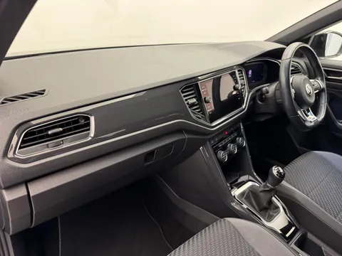 KO19UZM Volkswagen T-Roc 2.0 TDI R-Line 5dr Thumbnail #11