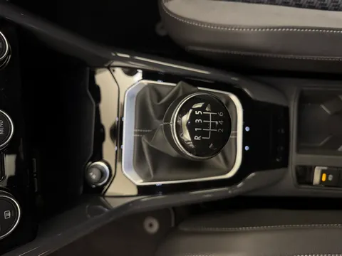 KO19UZM Volkswagen T-Roc 2.0 TDI R-Line 5dr Thumbnail #13