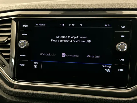 KO19UZM Volkswagen T-Roc 2.0 TDI R-Line 5dr Thumbnail #20