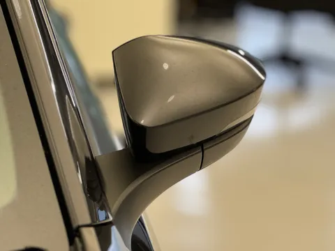 KO19UZM Volkswagen T-Roc 2.0 TDI R-Line 5dr Thumbnail #30