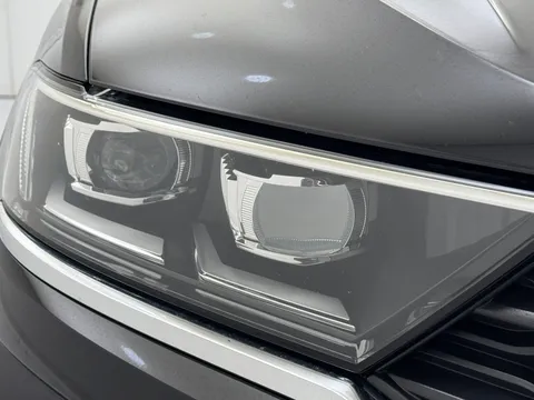 KO19UZM Volkswagen T-Roc 2.0 TDI R-Line 5dr Thumbnail #31