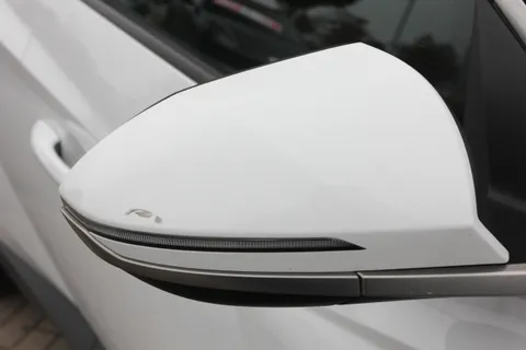 DC22HMZ Hyundai Tucson 1.6 TGDi Hybrid 230 Premium 5dr 2WD Auto Thumbnail #5