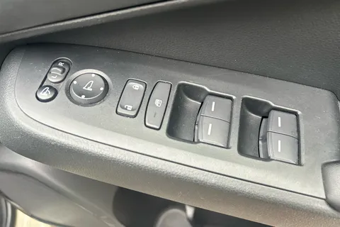 DH73HDX Honda Hr-V 1.5 eHEV Elegance 5dr CVT Thumbnail #25