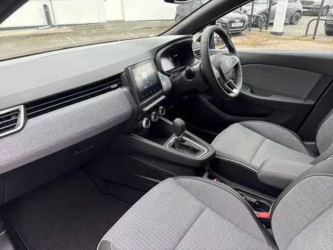 BG75LLM Renault Clio 1.6 E-TECH full hybrid 145 Techno 5dr Auto Thumbnail #4