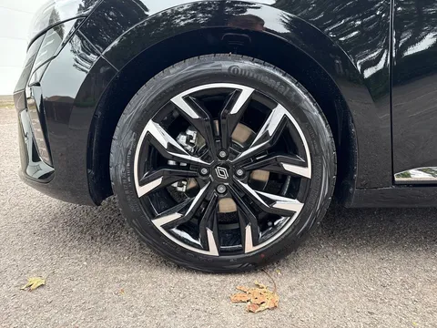 BG75LLM Renault Clio 1.6 E-TECH full hybrid 145 Techno 5dr Auto Thumbnail #30