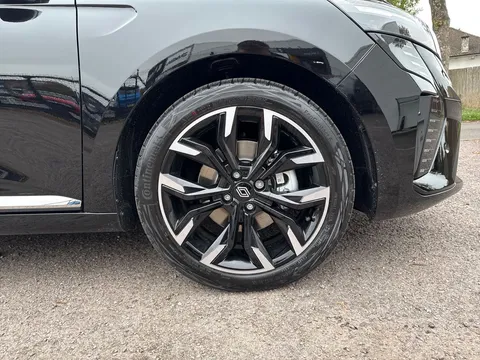 BG75LLM Renault Clio 1.6 E-TECH full hybrid 145 Techno 5dr Auto Thumbnail #33