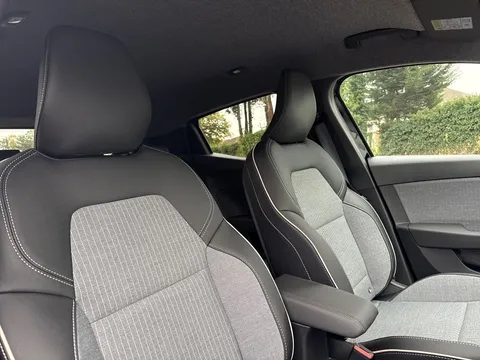 BG75LLM Renault Clio 1.6 E-TECH full hybrid 145 Techno 5dr Auto Thumbnail #20