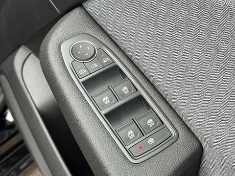 BG75LLM Renault Clio 1.6 E-TECH full hybrid 145 Techno 5dr Auto Thumbnail #22