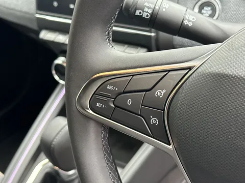 BG75LLM Renault Clio 1.6 E-TECH full hybrid 145 Techno 5dr Auto Thumbnail #13