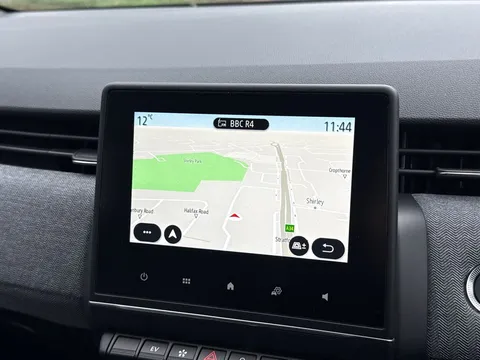 BG75LLM Renault Clio 1.6 E-TECH full hybrid 145 Techno 5dr Auto Thumbnail #9