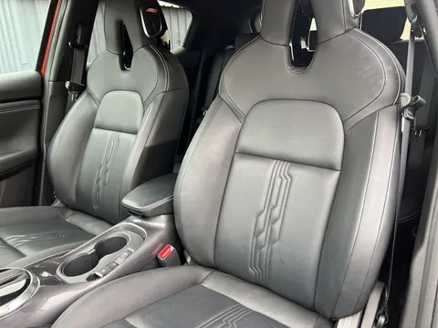 YH73XHE Nissan Juke 1.6 Hybrid Tekna 5dr Auto Thumbnail #18