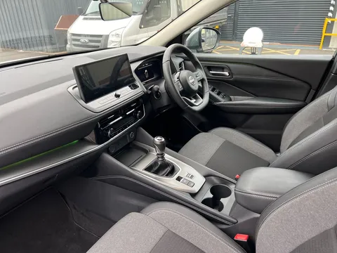 DX74XJH Nissan Qashqai 1.3 DiG-T MH N-Connecta 5dr Thumbnail #12